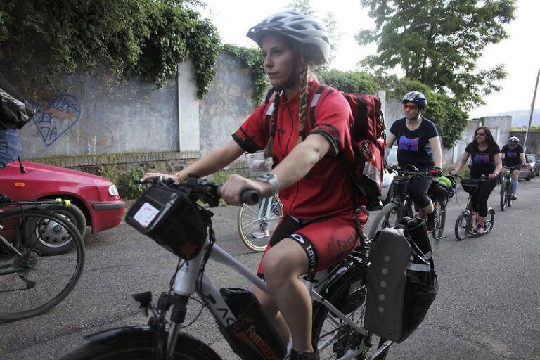 V Česku začínají jezdit první záchranáři na kolech